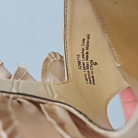 Kelly & Katie Champagne Heeled Dress Sandals Size: 9 - Picture 8 of 8